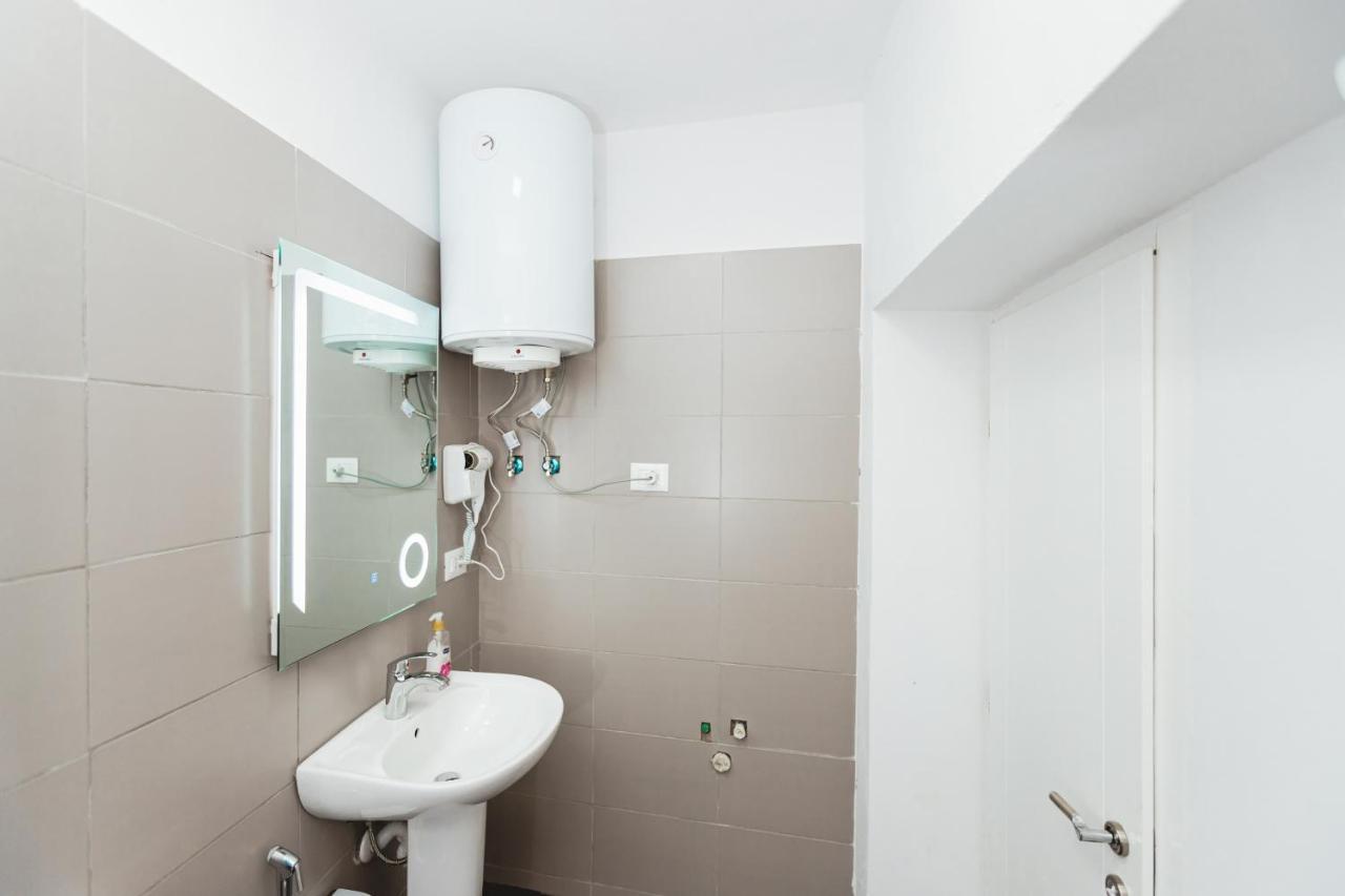 New Apartment At New Bazaar - Tirana City Center エクステリア 写真